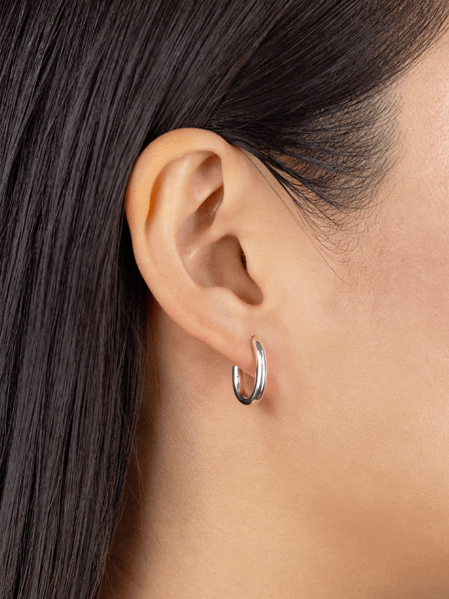 Boucles d'oreilles Capsule en argent recyclé, vue animée