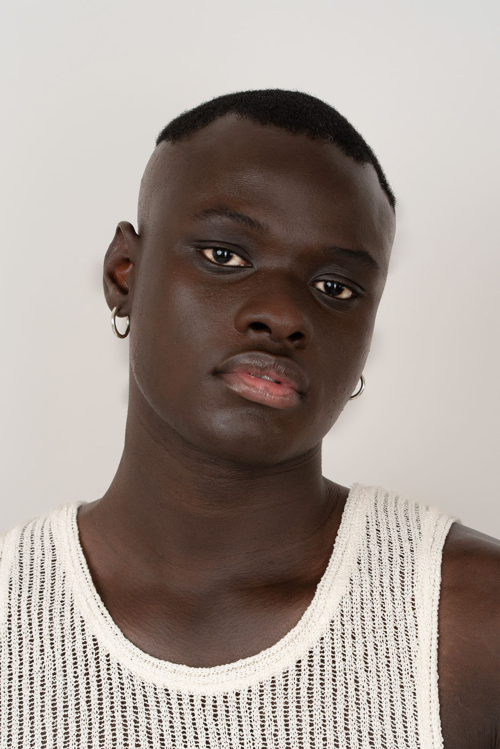 Boucles d'oreilles Nimbe en argent recyclé, sur fond clair