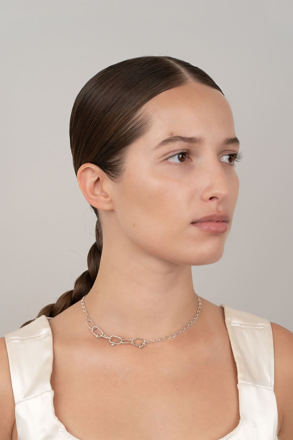 Collier Goutte en argent recyclé, sur fond clair