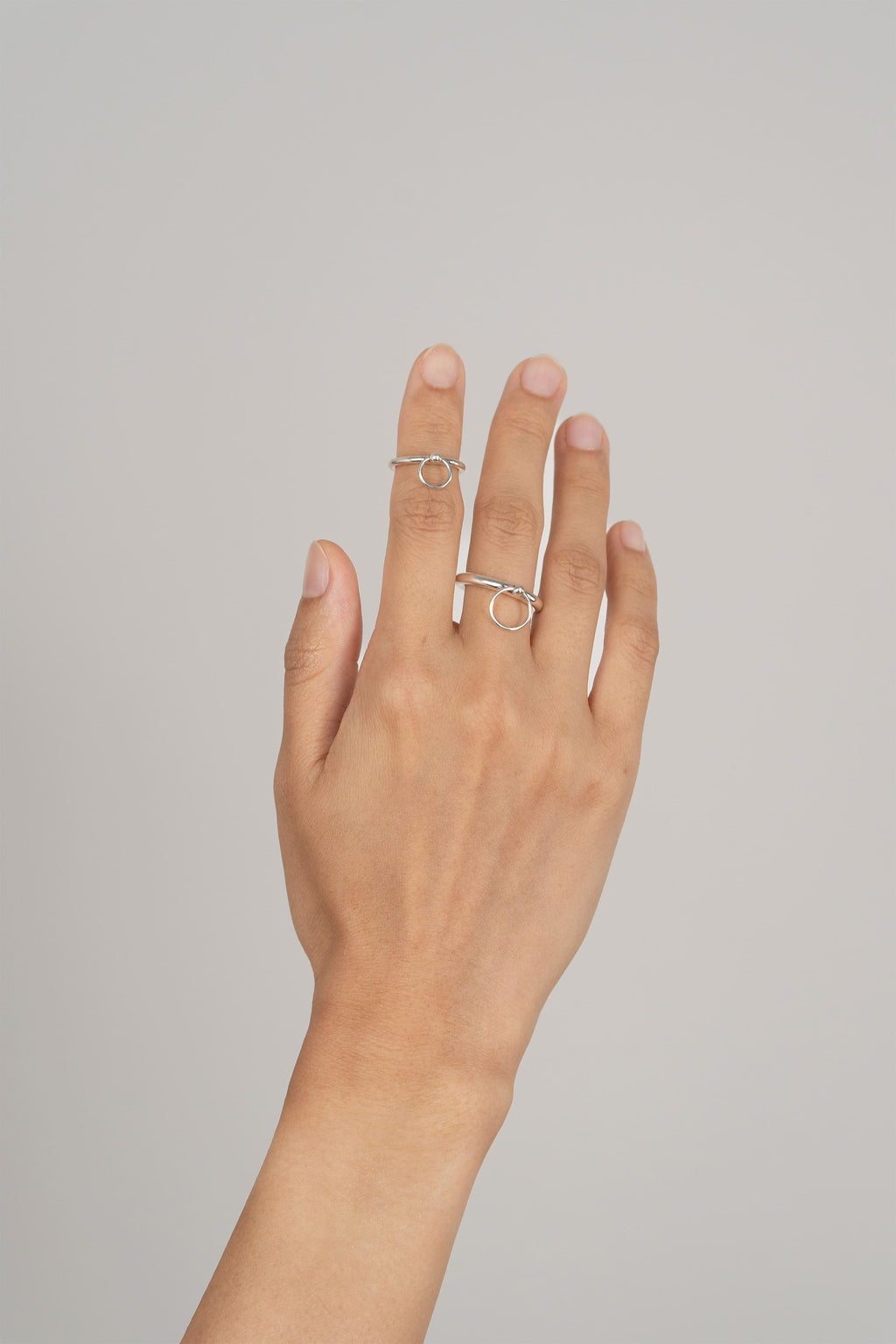 Bague Rayon en argent recyclé, vue en situation